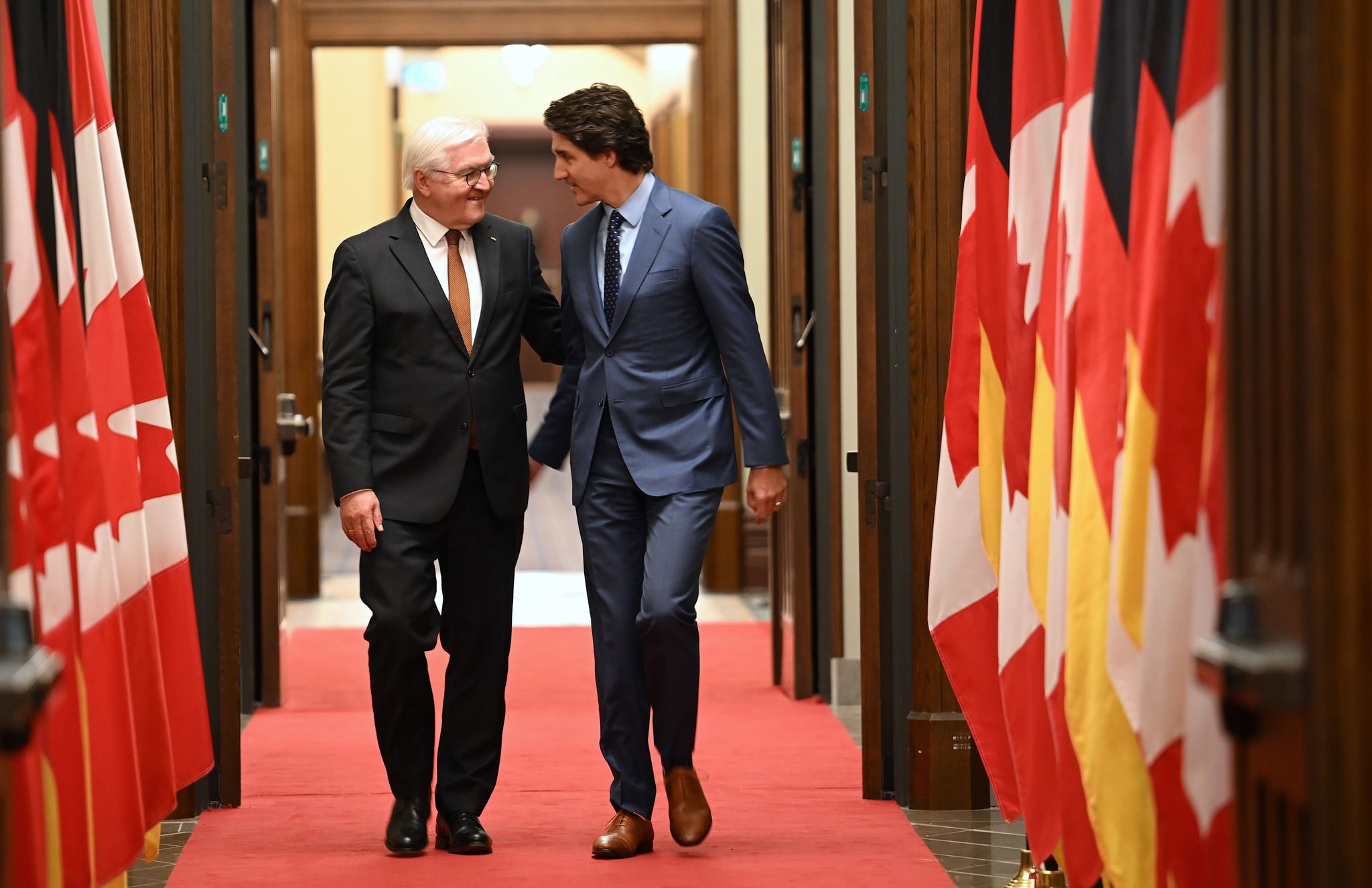 Bundespräsident Frank-Walter Steinmeier (l) trifft in Ottawa den kanadischen Premierminister Justin Trudeau. Foto: Britta Pedersen/dpa