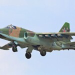 Archivbild: "Sukhoi Su-25 of the Russian Air Force landing at Vladivostok (8683076150)" by Fedor Leukhin is licensed under CC BY-SA 2.0.