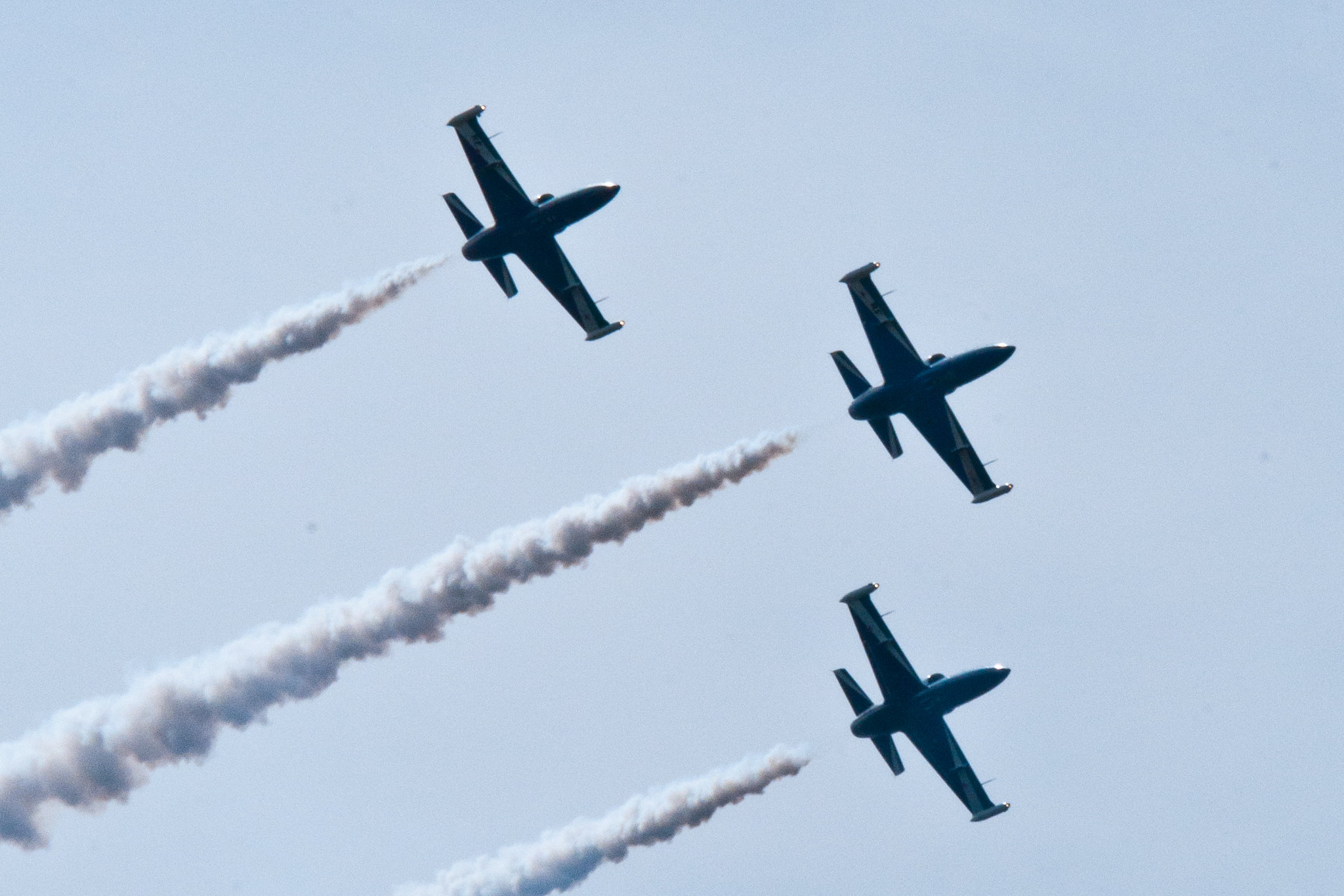 Archivbild: "«Русь» Vyazma L-39 aerobatics group «RUS» at MAKS-2011" by Sergey Vladimirov is licensed under CC BY-SA 2.0.