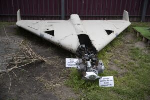 Shahed-Drohne / Archivbild: "Remains of Russian missiles and drones in Kyiv (2023-05-12) 05" by Kyiv City State Administration is licensed under CC BY 4.0.