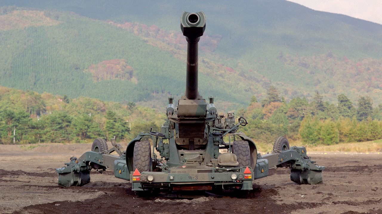 FH70 Haubitze / Archivbild / File:155mm榴弾砲(FH70) (9361641635).jpg by JGSDF is licensed under CC BY 2.0. (cropped) https://creativecommons.org/licenses/by/2.0