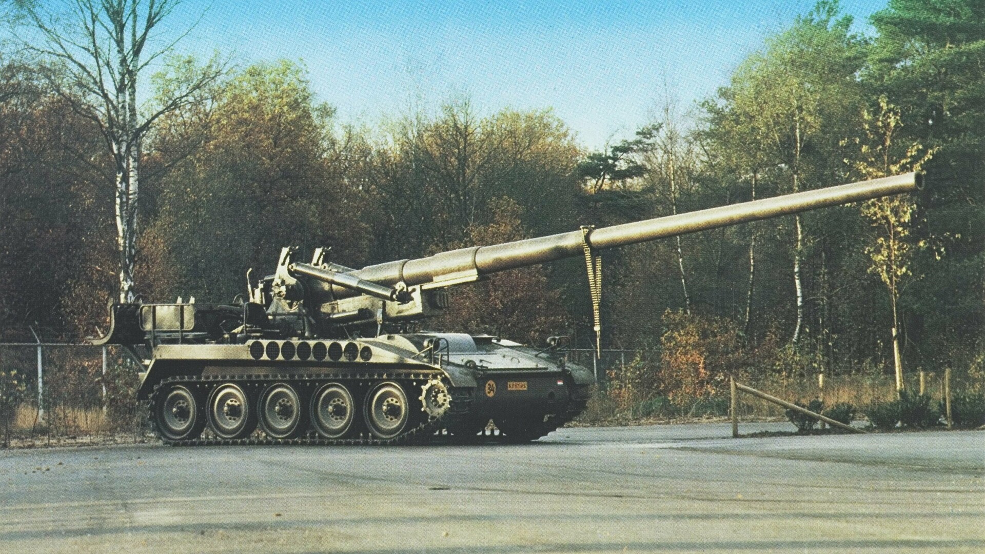 //M107-Haubitze / Archivbild zur Illustration (cropped) / Dutch M107 175 mm Self-propelled Howitzer by Leger Film- en Fotodienst (LFFD) is marked with CC0 1.0.