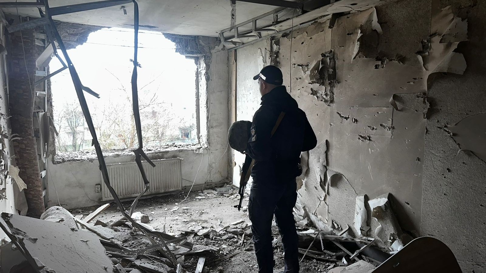 // Zerstörungen in Nikopol nach russischen Angriffen / Destructions in Nikopol after Russian shelling, 2024-03-14 (02) by National Police of Ukraine is licensed under CC BY 4.0. https://creativecommons.org/licenses/by/4.0/