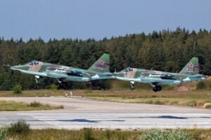 Sukhoi Su-25 / Archivbild / File:Sukhoi Su-25, Russia - Air Force AN2146714.jpg by Alex Beltyukov - RuSpotters Team is licensed under CC BY-SA 3.0. https://tinyurl.com/bderzh2f