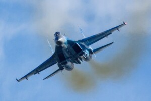 Su-27 / Archivbild / Sukhoi Su-27 by Tibboh is licensed under CC BY-SA 4.0. https://tinyurl.com/4enusbkw