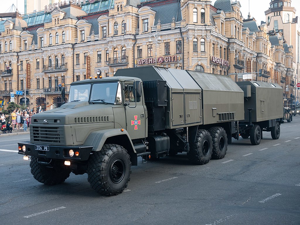 P-18 Radar in Kiew / Archivbild zur Illustration / P-18 radar, Kyiv 2021, 10 by VoidWanderer is licensed under CC BY-SA 4.0. https://creativecommons.org/licenses/by-sa/4.0/