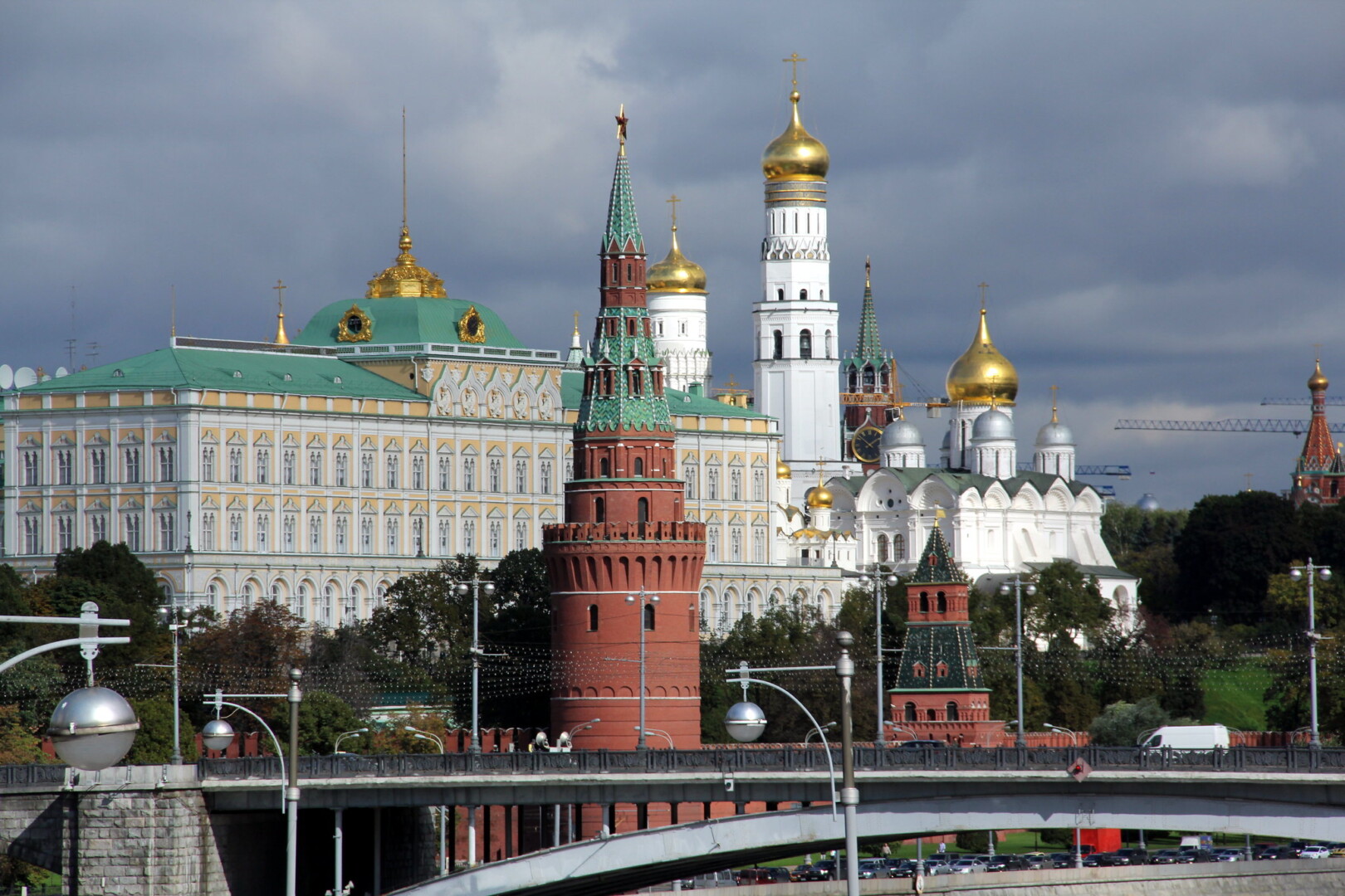 [Kreml / Foto: Archivbild (cropped) / Moscow Kremlin (Moskovsky Kreml) - Russia, Set2013 by Ana Paula Hirama/ CC BY-SA 2.0 / https://creativecommons.org/licenses/by-sa/2.0/]