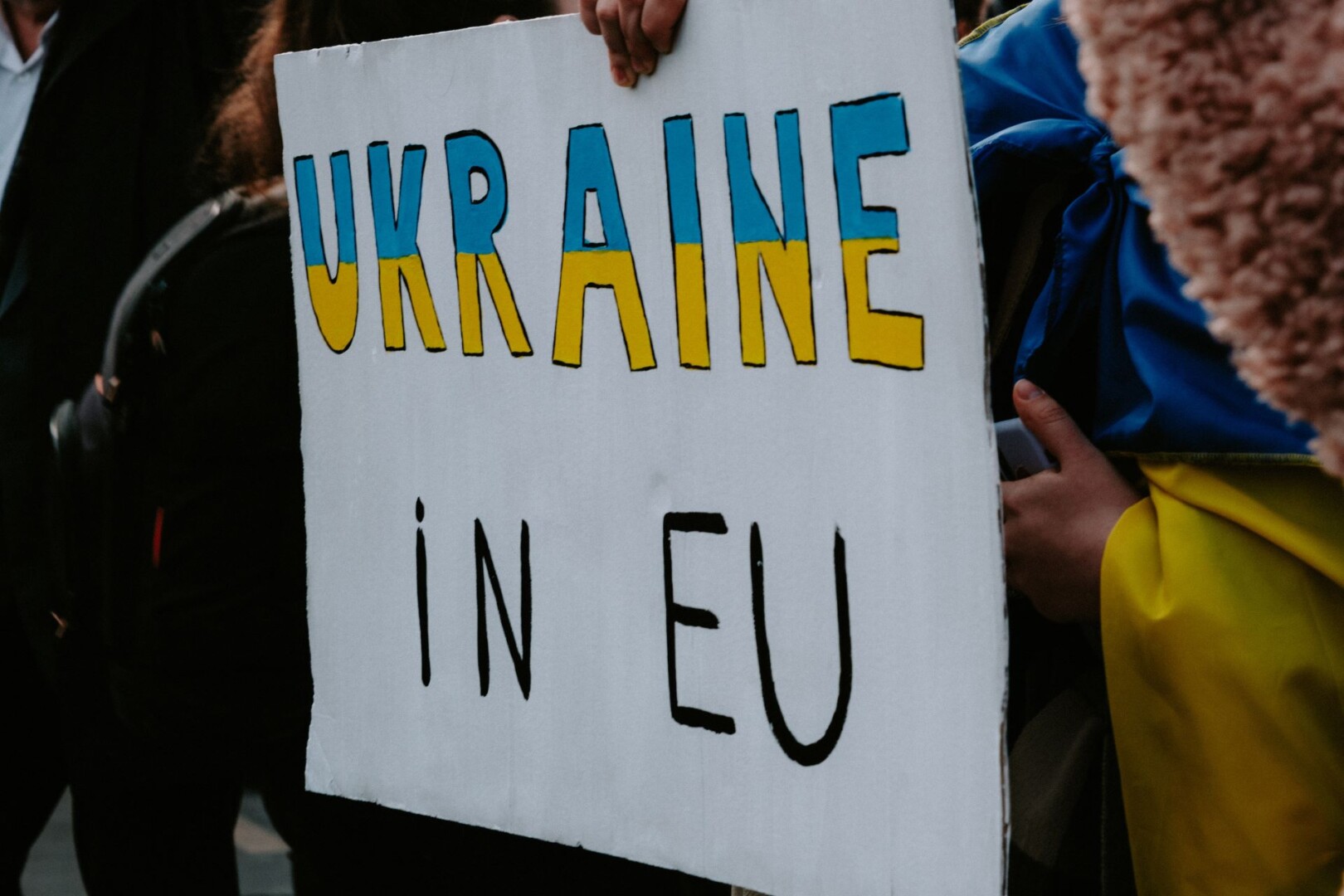 Schild auf einer Demo / Foto von Mathias Reding auf pexels.com