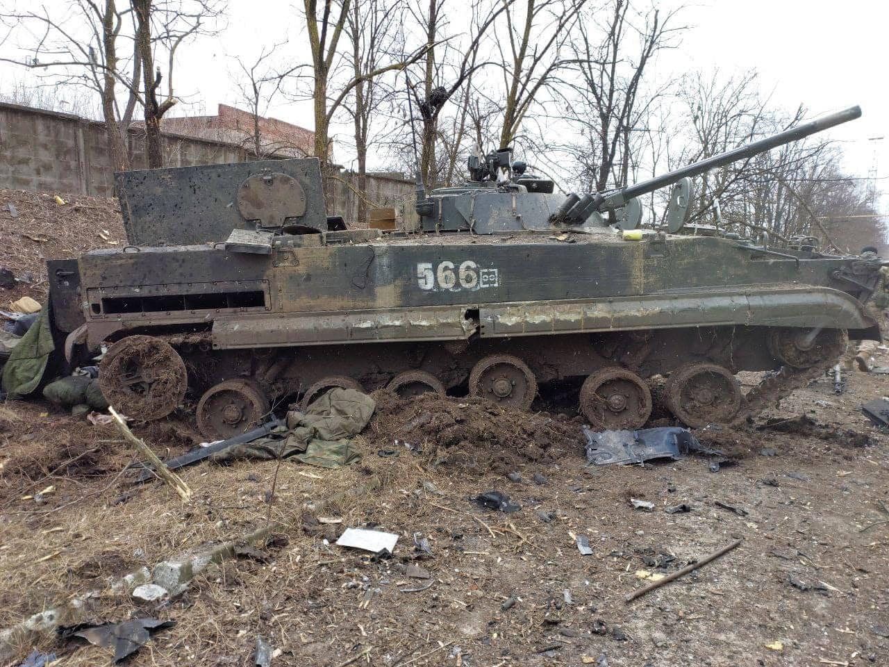 [Zerstörter russischer Panzer / Archivbild / Destruction of Russian tanks by Ukrainian troops in Mariupol (4) by Ministry of Internal Affairs of Ukraine / CC BY 4.0. https://creativecommons.org/licenses/by/4.0]