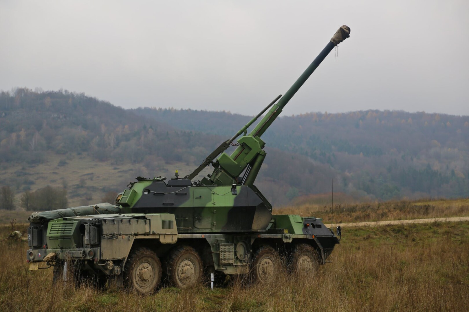 DANA-Haubitze / Archivbild zur Illustration / Czech Army 152mm howitzer by 7th Army Training Command is licensed under CC BY 2.0. https://creativecommons.org/licenses/by/2.0/