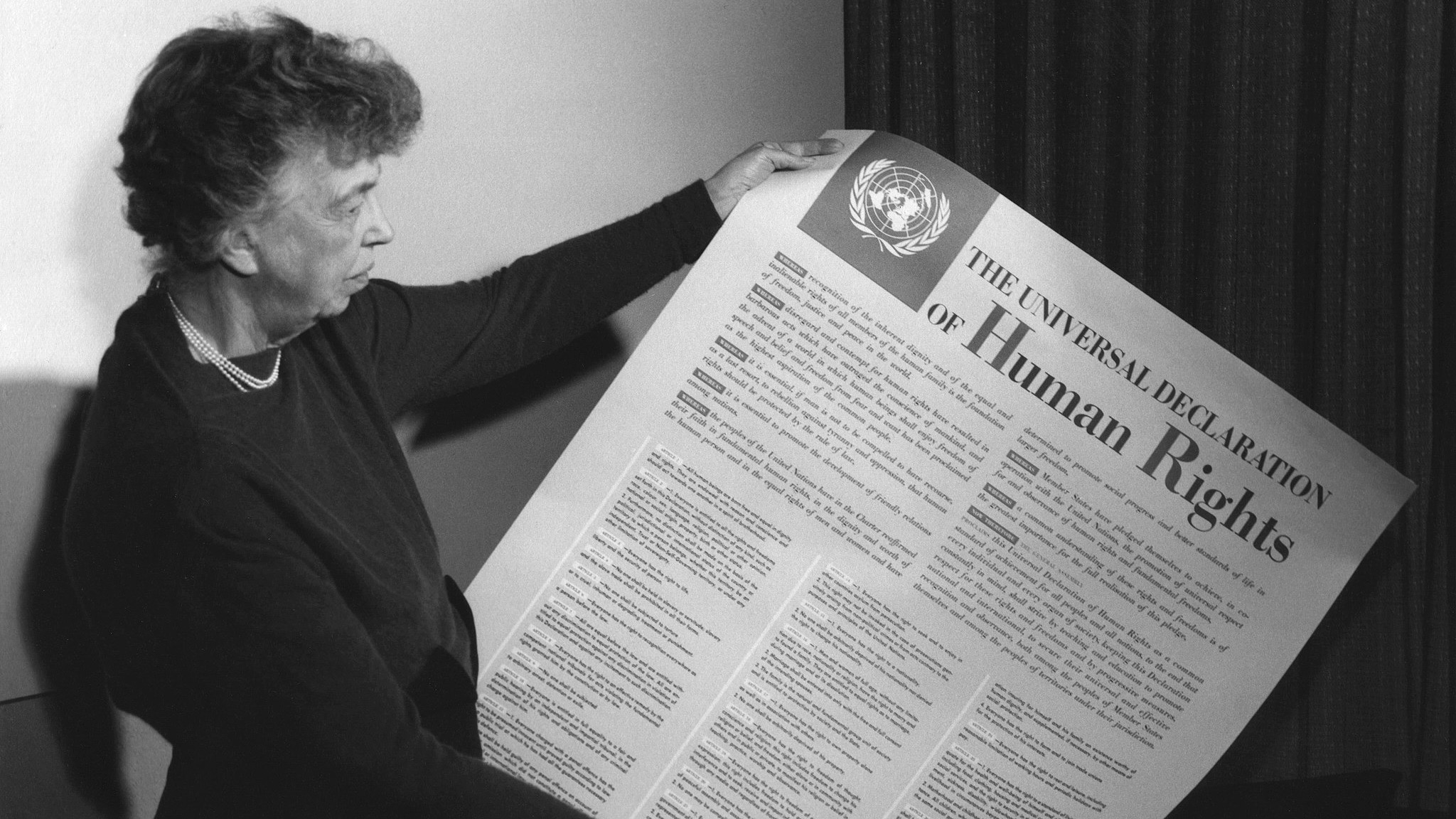 Eleanor Roosevelt / Archivbild (cropped) / Eleanor Roosevelt UDHR by FDR Presidential Library & Museum is licensed under CC BY 2.0. https://creativecommons.org/licenses/by/2.0/?