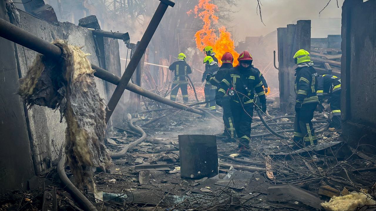 //Zerstörung in Odessa nach russischen Angriffen / Archivbild zur Illustration (cropped)/ Destructions in Odesa after Russian attack, 2024-03-15 (01) by State Emergency Service of Ukraine is licensed under CC BY 4.0. https://creativecommons.org/licenses/by/4.0/