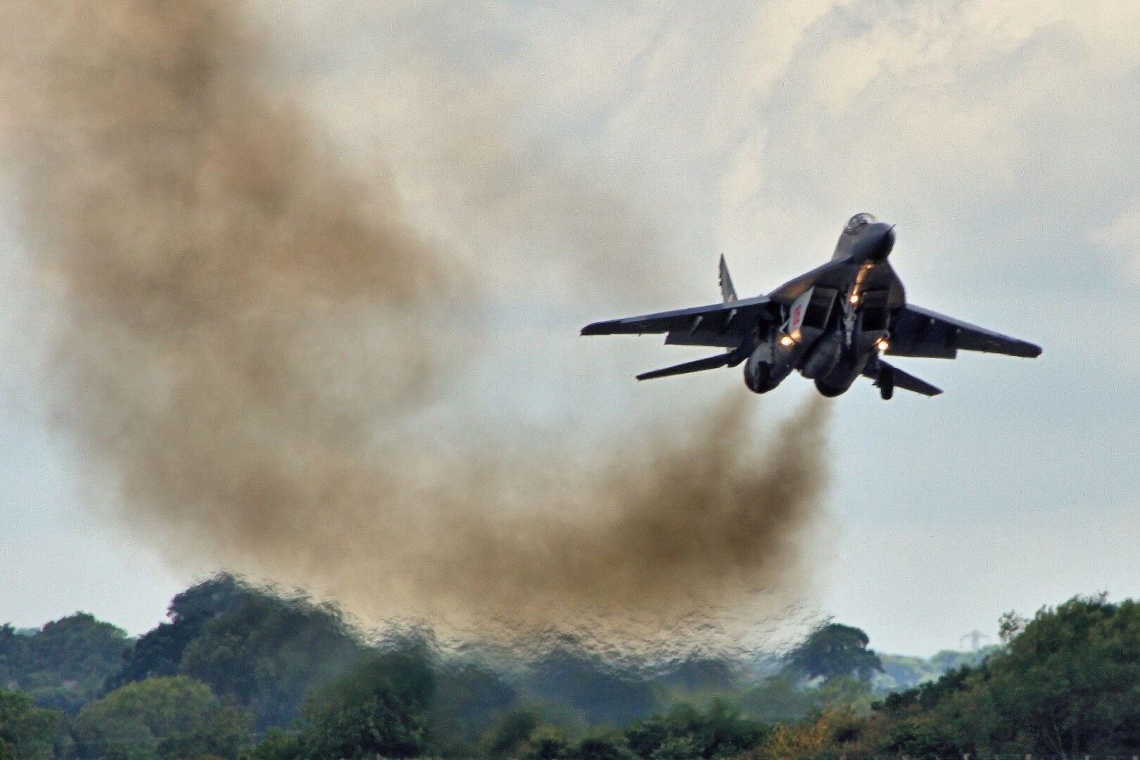 MiG-29 / Archivbild / Mig 29 - RIAT 2016 by Airwolfhound is licensed under CC BY-SA 2.0. (https://tinyurl.com/ykwx799h)