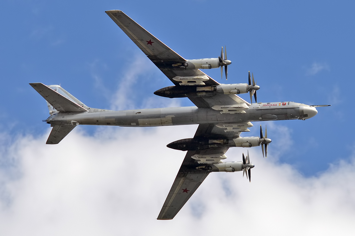 Tu-95MS Langstreckenbomber / Archivbild zur Illustration / Tupolev Tu-95MS by Anna Zvereva is licensed under CC BY-SA 2.0. https://creativecommons.org/licenses/by-sa/2.0/