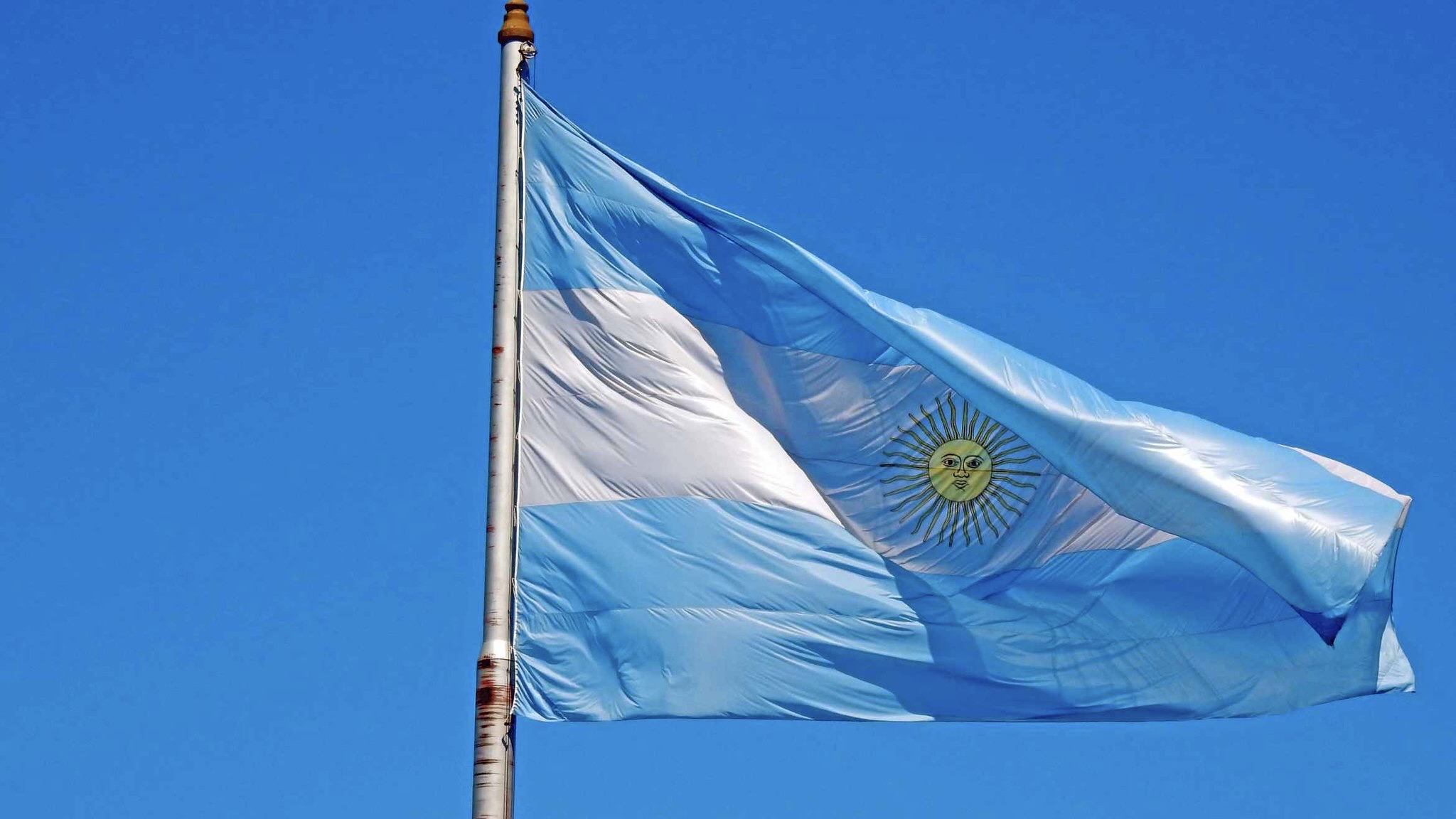 Argentinien / Archivbild (cropped) / Argentinien | Flagge | flag | Fahne by flashpacker-travelguide.de is licensed under CC BY-SA 2.0. https://creativecommons.org/licenses/by-sa/2.0