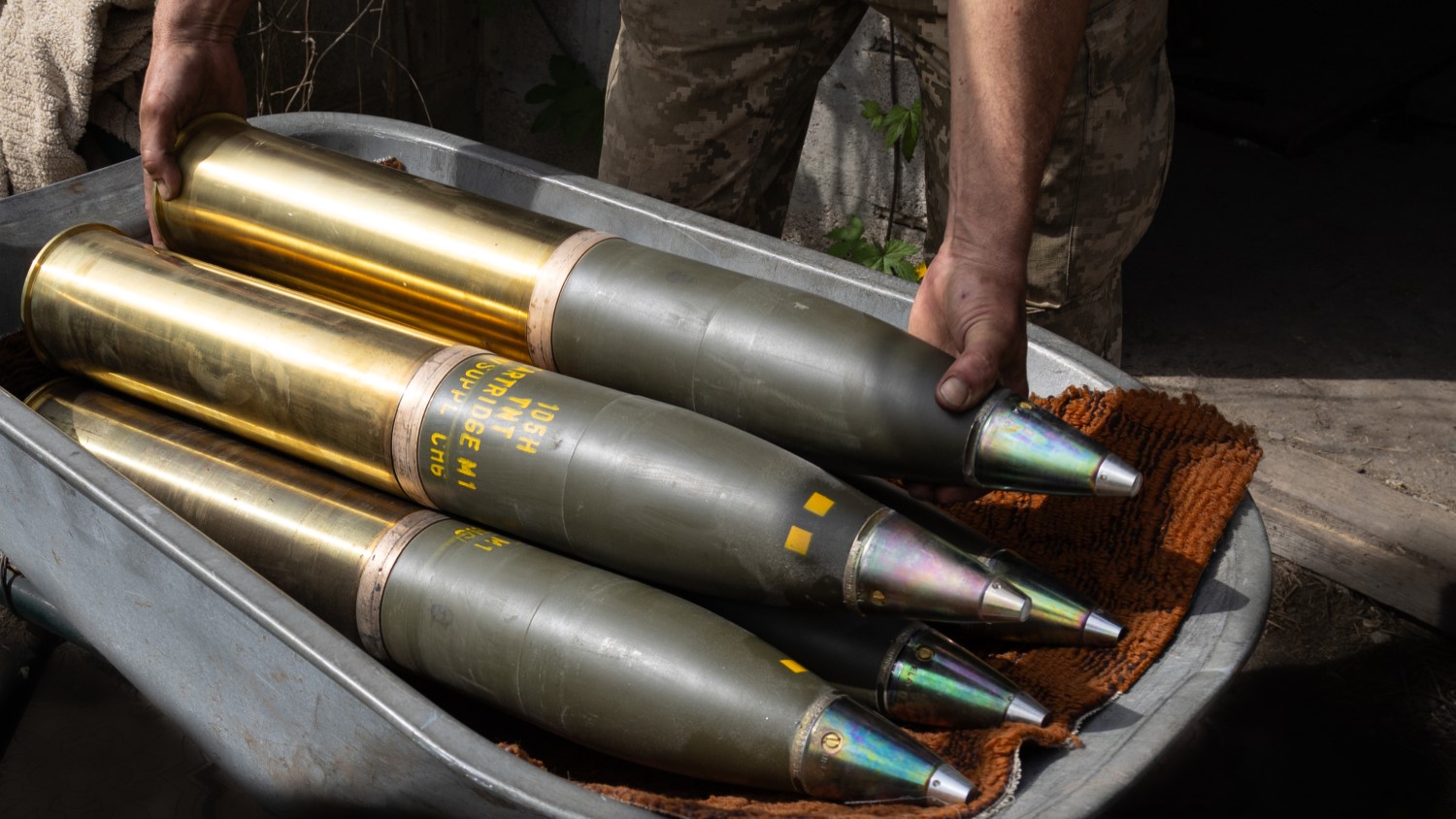 [L119-Munition / Archivbild (cropped) / By АрміяІнформ -  CC BY 4.0, https://commons.wikimedia.org/w/index.php?curid=149581805]