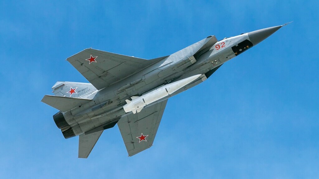 MiG-31 mit Kinzhal-Rakete / Archivbild / by Ministry of Defence of the Russian Federation is licensed under CC BY 4.0. https://creativecommons.org/licenses/