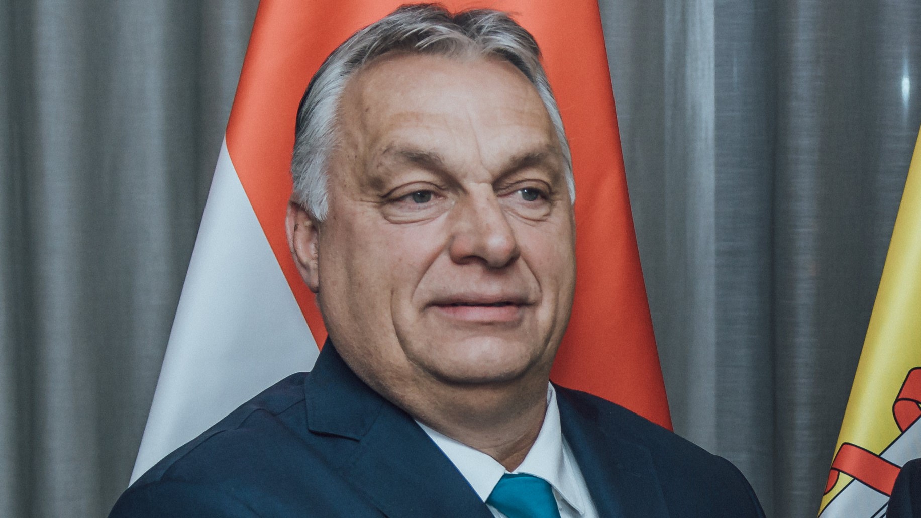 [Viktor Orbán / Archivbild (cropped) / by VOX España is marked with Public Domain Mark 1.0.]