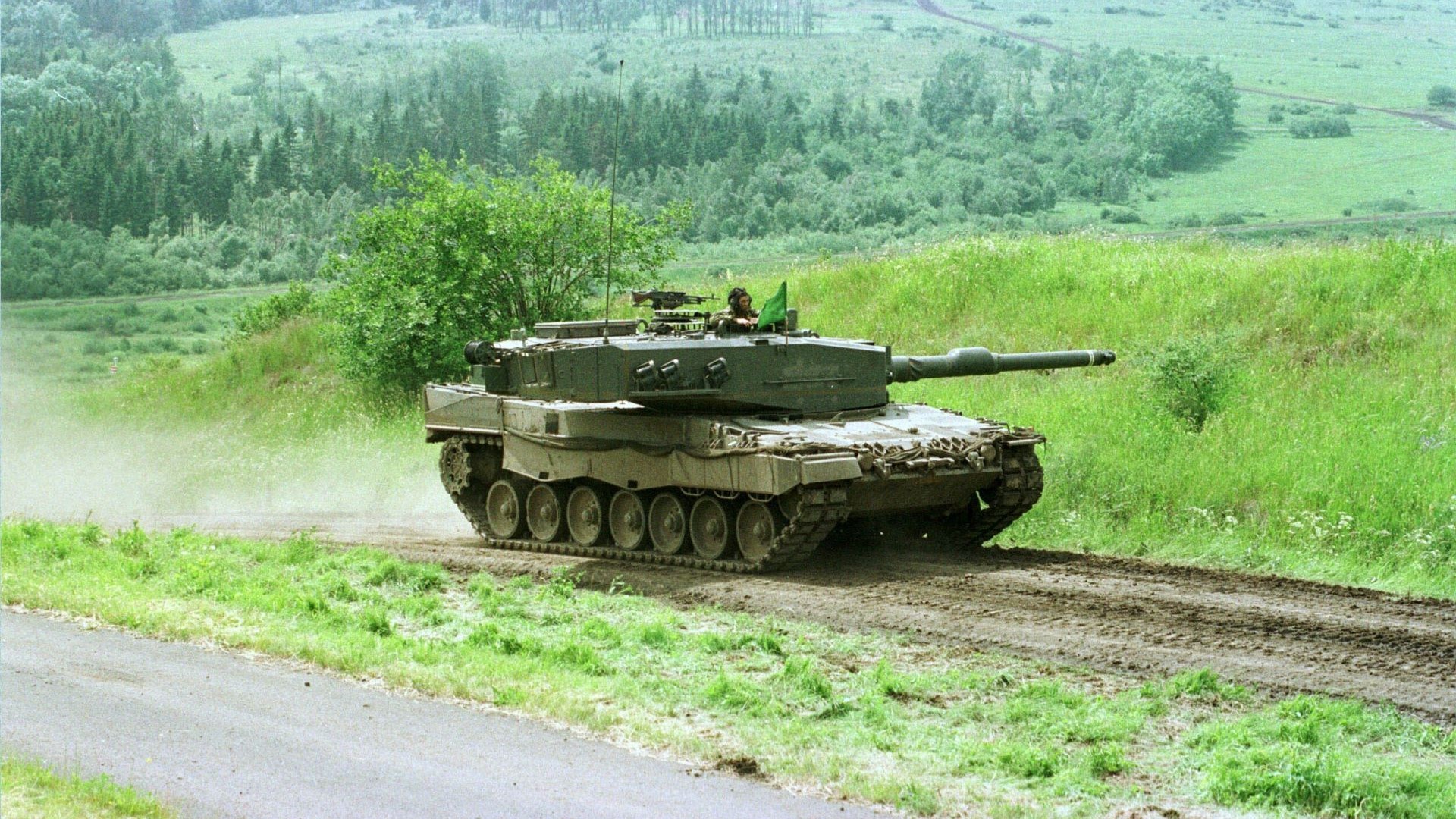 Leopard 2A4 / Archivbild cropped/ by Collectie Nederlands Instituut voor Militaire Historie is marked with CC0 1.0. https://tinyurl.com/y48fks4u