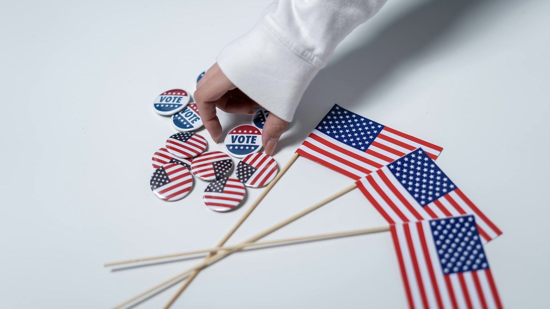 us vote 24/ Archivbild (cropped) / by cottonbro studio, on pexels