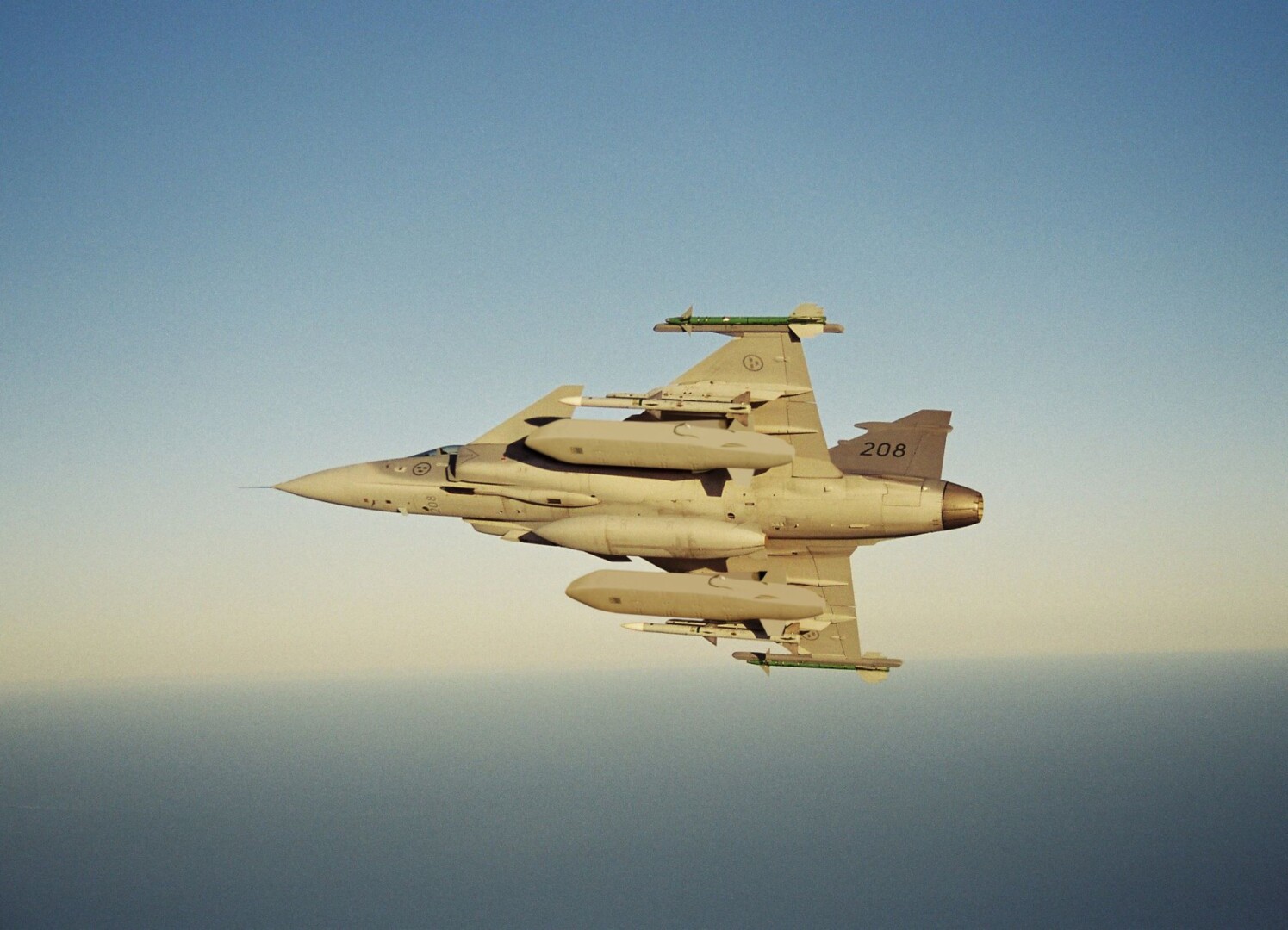 // Taurus an einer Saab Gripen / Archivbild zur Illustration / Saab 'Gripen' with a Taurus German/Swedish air-launched cruise missile. by aeroman3 is marked with Public Domain Mark 1.0. https://creativecommons.org/publicdomain/zero/1.0/