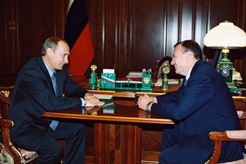 File:Vladimir Putin with Vladimir Potanin-1.jpg by Presidential Press and Information Office is licensed under CC BY 4.0.