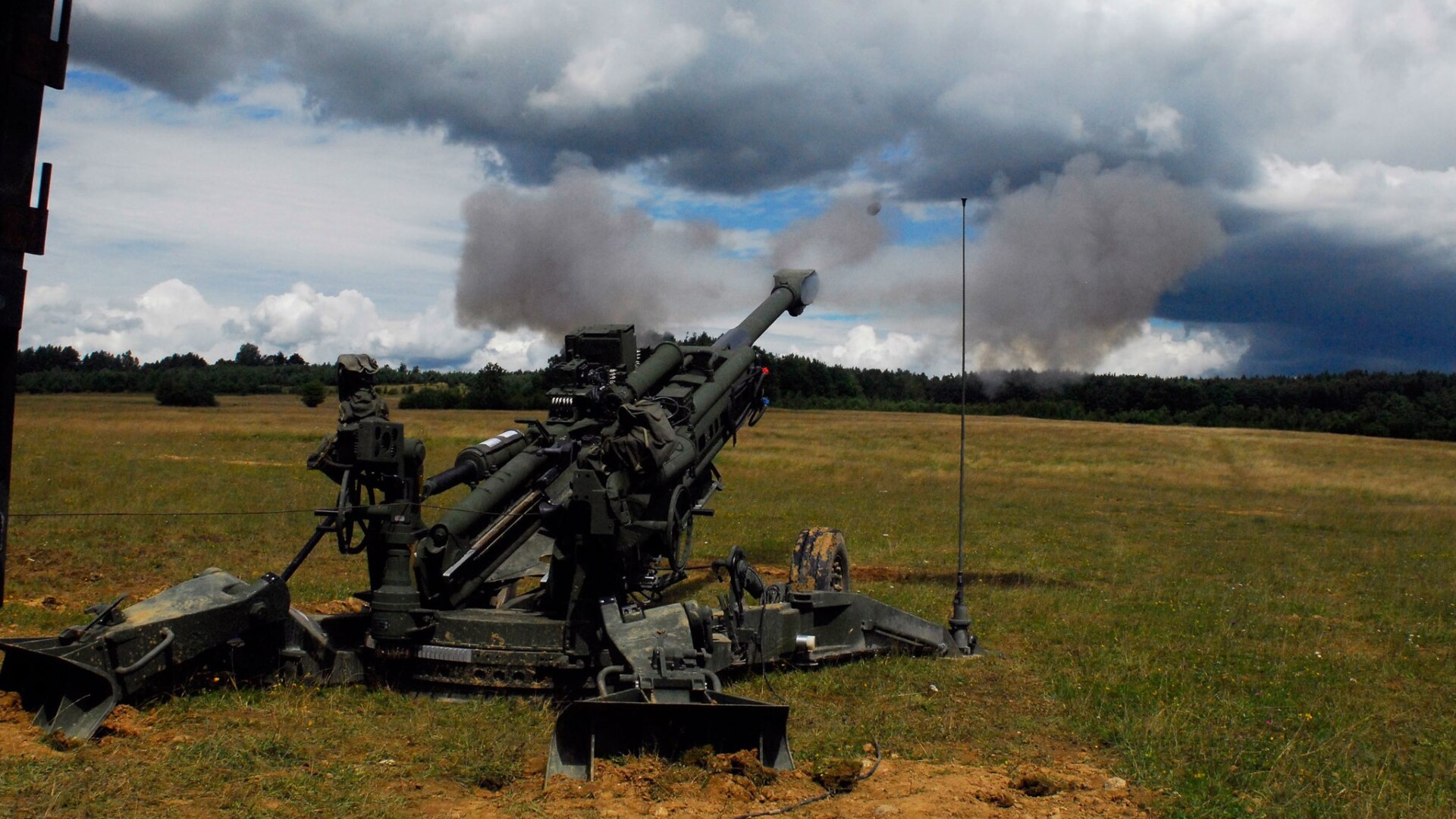 M777 Howitzer / Archivbild  (cropped) /  by U.S. Army Europe is marked with Public Domain Mark 1.0. https://creativecommons.org/licenses